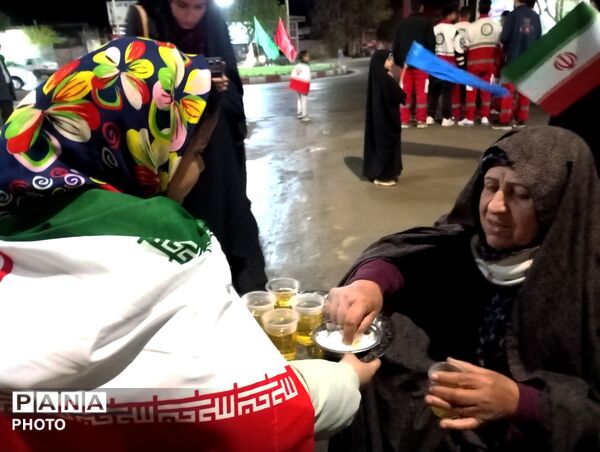دانش‌آموزان شهرستان مانه در راهپیمایی‌های شبانه در جنگ رمضان 