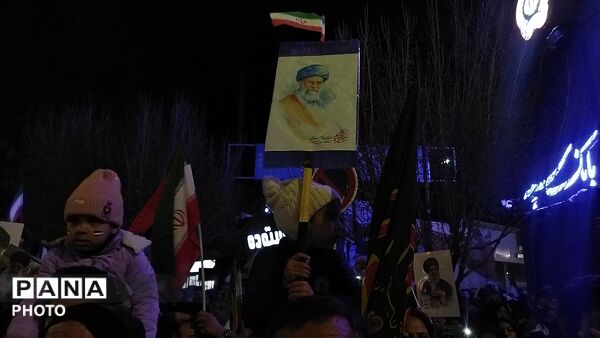 شهید هوا و فضا مهمان اجتماع مردم نیشابور شد 