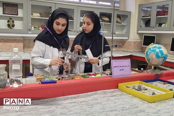 درخشش استعدادهای علمی مرحله استانی دوازدهمین جشنواره نوجوان خوارزمی در بهارستان‌دو