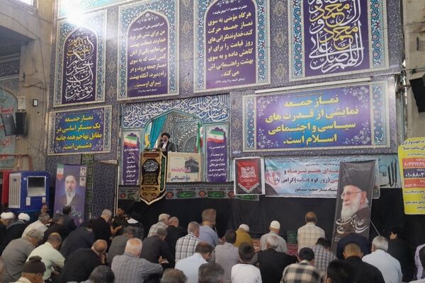 نماز جمعه در مسجد جامع شهرستان نیشابور 