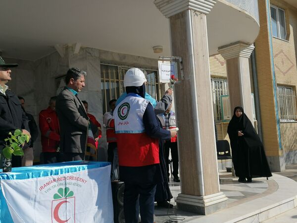 نواختن زنگ زلزله در دبیرستان کوشش شهرستان فاروج 