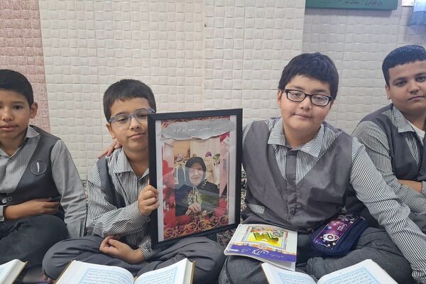 مراسم بزرگداشت خیر مدرسه ساز در دبستان بانو ابوالوفا ناحیه دو شهرری 