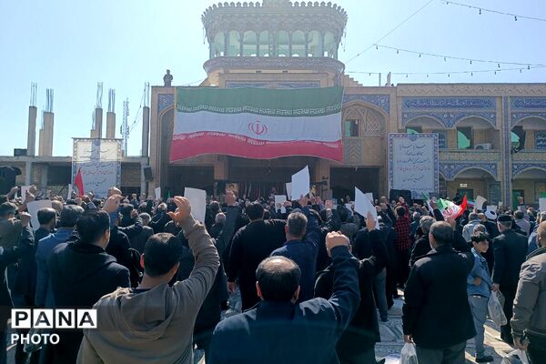 خروشِ بصیرت در صحن امامزاده جعفر (ع)؛ تالار قرآن پیشوا گنجایش دریای سوگواران مقتدا را نداشت