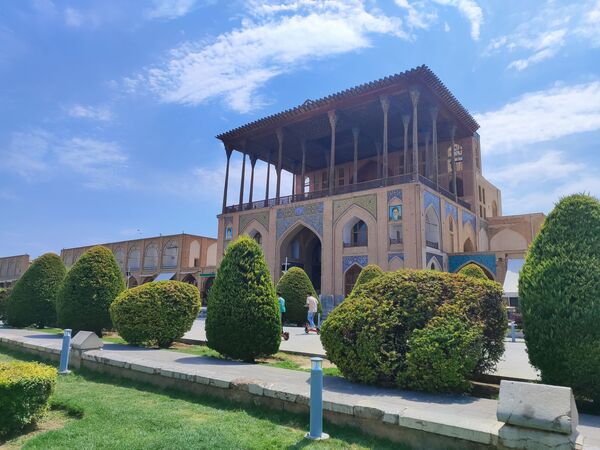میدان امام اصفهان، شاهکاری از معماری و تاریخ