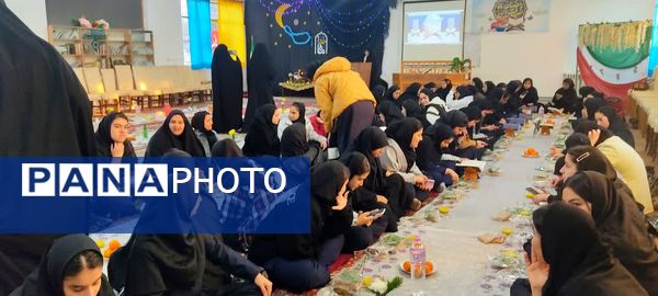ضیافت افطار در هنرستان فاطمه‌الزهرا (س) بابلسر 