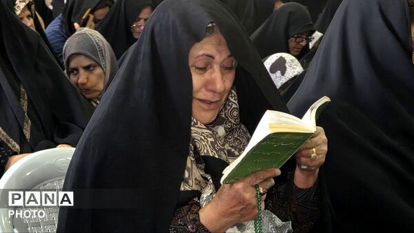 اصفهان غروب عرفه را با عطر دعا نفس کشید