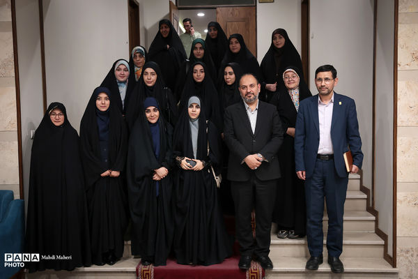 نشست صمیمی معاون پرورشی و فرهنگی وزیر آموزش و پرورش با دانشجویان رشته امورتربیتی و مسئولان تشکل‌های دانشجویی دانشگاه فرهنگیان