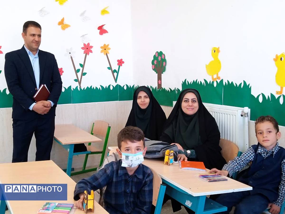 بازدید مسئولان آموزش و پرورش استان یزد از واحدهای آموزشی خاتم 