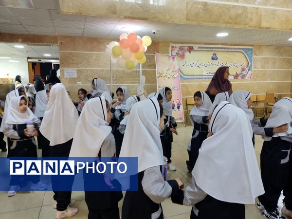 جشن شکوفه‌های دبستان بعثت ناحیه ۳ شیراز 