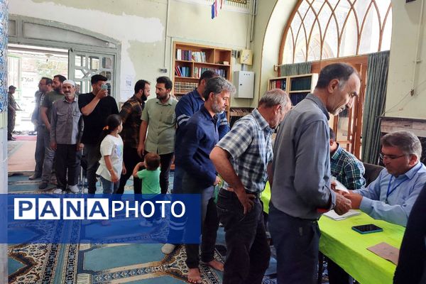 حضور پرشور مردم قوچان در دور دوم انتخابات ریاست‌جمهوری 