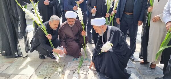گلباران مزار شهدای هفتم تیر در قم