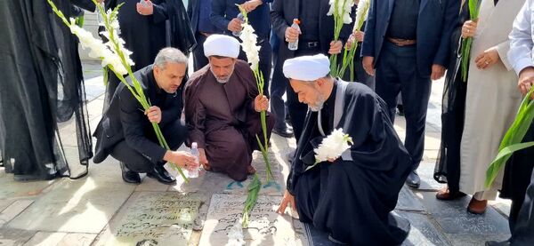 گلباران مزار شهدای هفتم تیر در قم