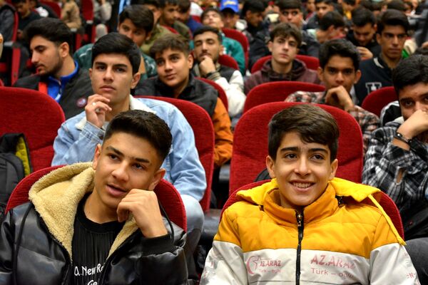 کاروان راهیان نور عازم خطه نور پسران بهارستان‌دو 