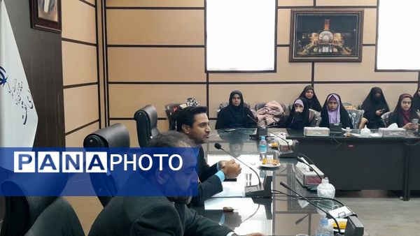 هم‌اندیشی فرماندار تفت با دانش‌آموزان 