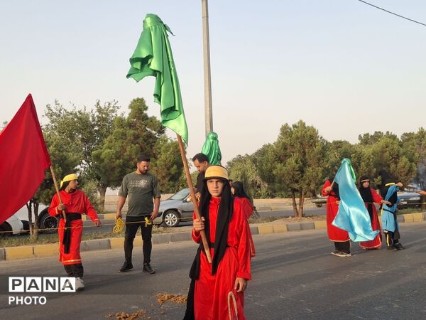 حرکت نمادین کاروان اسرای کربلا در شهر آوه