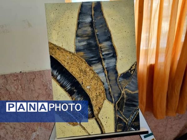 نمایشگاه دست‌سازه‌های دانش‌آموزی در پارسیان