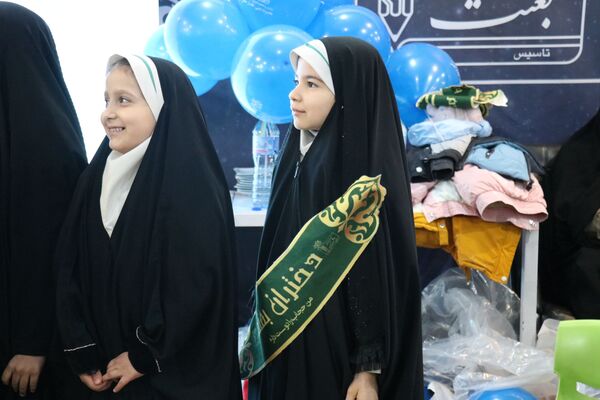 حضور پرشور دانش‌آموزان در نمایشگاه قرآن و عترت در حرم مطهر رضوی