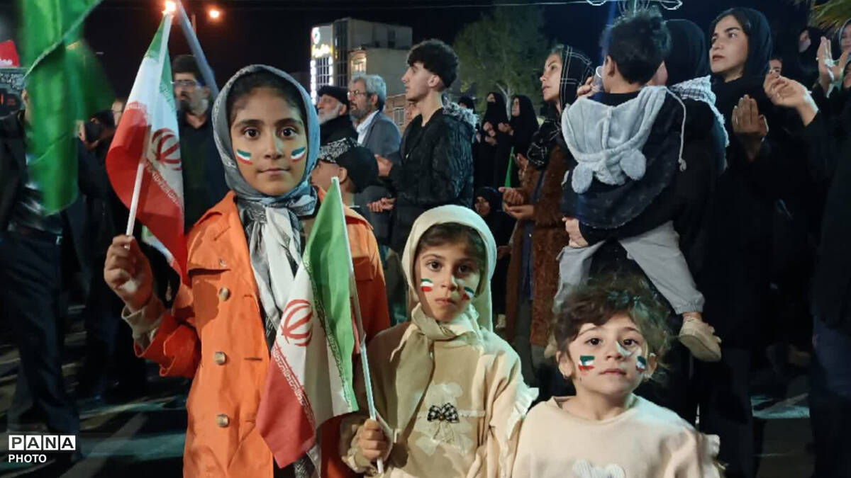 چهل وهفتمین قرار شبانه همچنان لبیک گویان در خیابان‌های کوهدشت