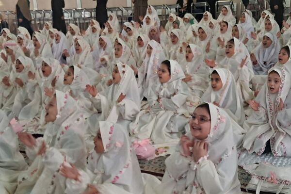 مراسم جشن تکلیف دانش‌آموزان دبستان موجانی ناحیه دو شهرری 