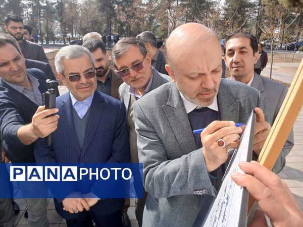 دومین روز گردهمایی از صحن دانش تا کرسی قانون‌گذاری 