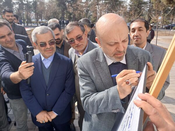 دومین روز گردهمایی از صحن دانش تا کرسی قانون‌گذاری 