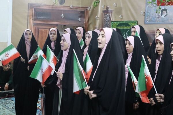 برگزاری باشکوه هشتمین محفل ویژه قرآنی «رواق» با محوریت ترویج جلسات خانگی قرآن کریم در شهرستان فلارد