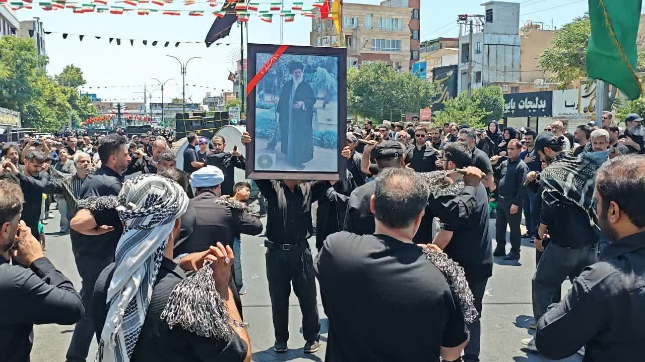 دسته‌های عزاداری ساوجبلاغ  در روز ظهر عاشورا 