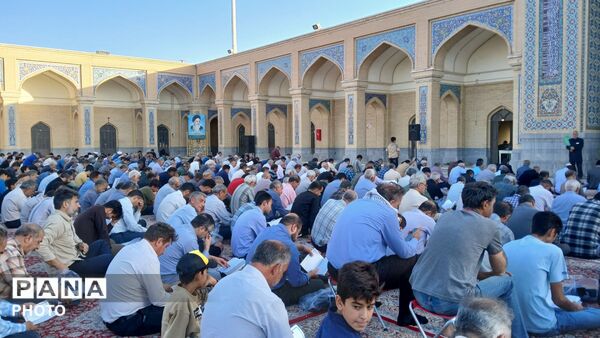 قرائت دعای عرفه در زیارتگاه شهید آیت الله مدرس