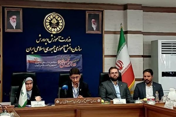 مجلس دانش‌آموزی، بستری برای تحقق خواسته‌های دانش‌آموزان است