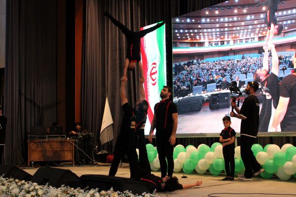 جشن باشکوه هه فجر در سالن نژاد فلاح کرج