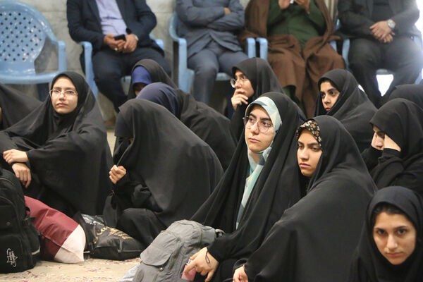 اعزام نخستین گروه از دانش‌آموزان ناحیه 4 قم به اردوی راهیان نور