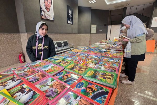 بازدید علمی دانش‌آموزان از نمایشگاه کتاب رباط‌کریم