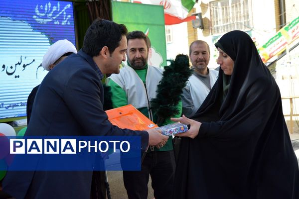 عطر رضوی در جشن نیمه شعبان مدرسه حکمت