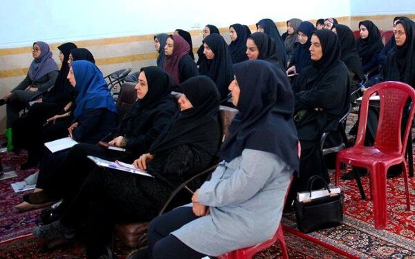 نشست تخصصی شورای آموزگاران قطب ۱ شهر قیامدشت 