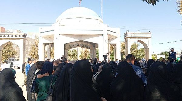 همایش پیاده روی خانوادگی در نیشابور