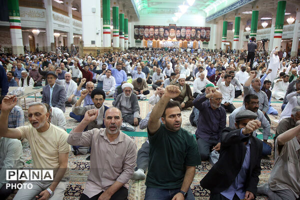 اقامه نماز عید سعید قربان در حرم حضرت معصومه(س)