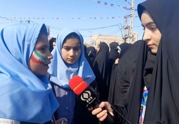 تجدید میثاق دانش آموزان جعفریه با آرمان های انقلاب در راهپیمایی ۲۲ بهمن 