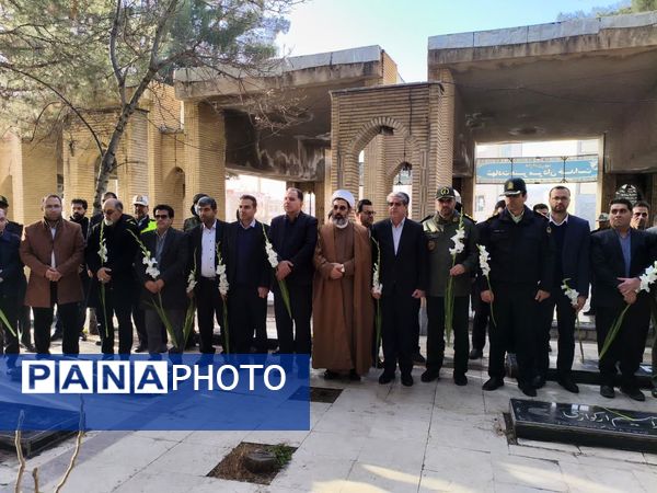 به صدا در آمدن زنگ انقلاب در مدارس اسلام آباد غرب 