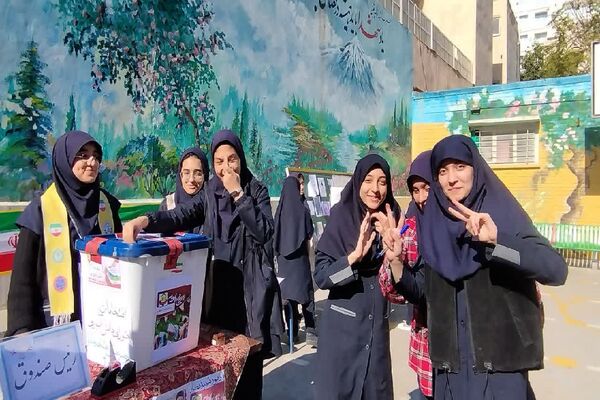 انتخابات شورای دانش‌آموزی در دبیرستان شاهد تکتم ناحیه 3 مشهد
