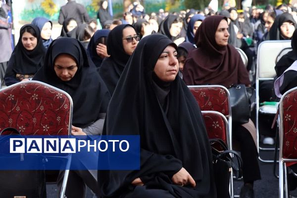 برگزاری آیین متمرکز بازگشایی مدارس در دبیرستان فاطمیه کرج