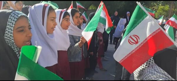 مراسم بزرگداشت سردار سلیمانی در مدرسه مولوی فین