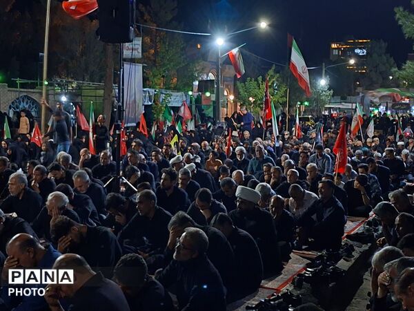 حسینیه خیابان؛ میزبان عزاداری شب شهادت امام رضا (ع)