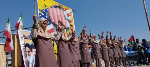 یوم الله ۱۳ آبان در شهرستان بستک