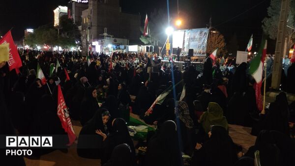 تجمع گسترده مردم در بلوار فضل در شب ۱۶۴