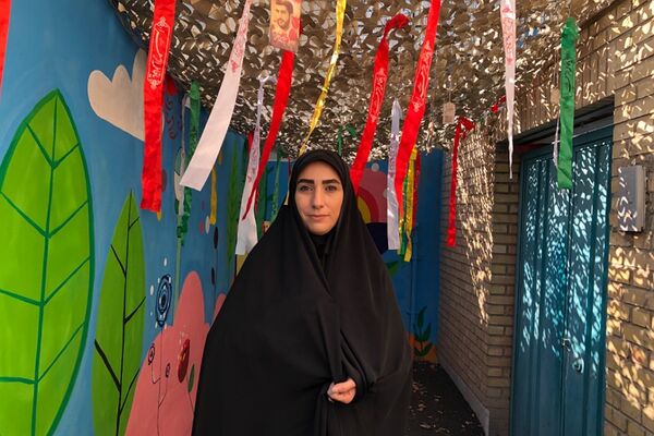 برگزاری بازارچه همدلی با کودکان غزه در دبستان آزاده ناحیه دو شهرری 