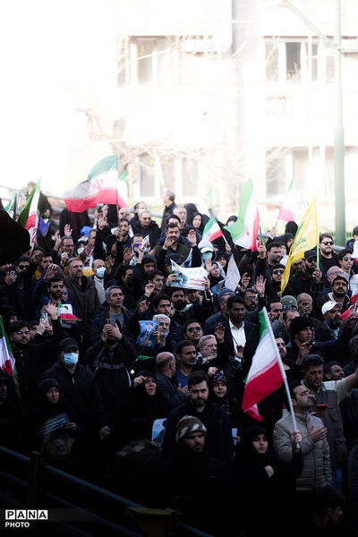 با تو قد می‌کشیم...