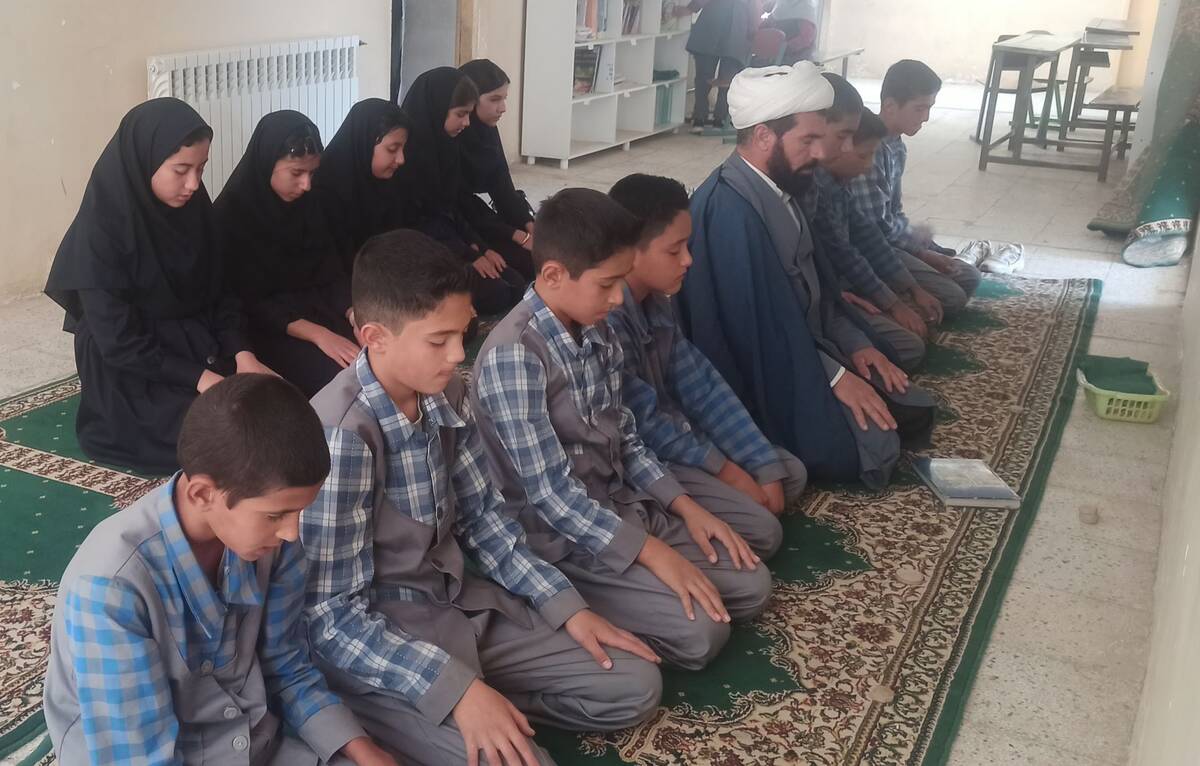 عطر بندگی در دبستان شهید رحمت الله قلعه یزدانی 