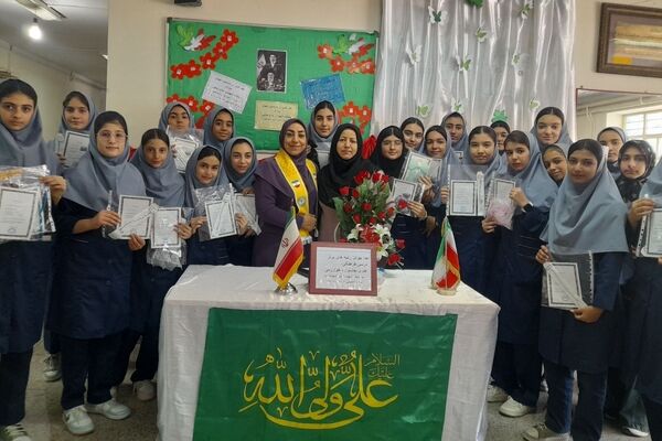 تقدیر از نفرات برتر درسی فرهنگی و هنری جشنواره خوارزمی همزمان با عید غدیر
