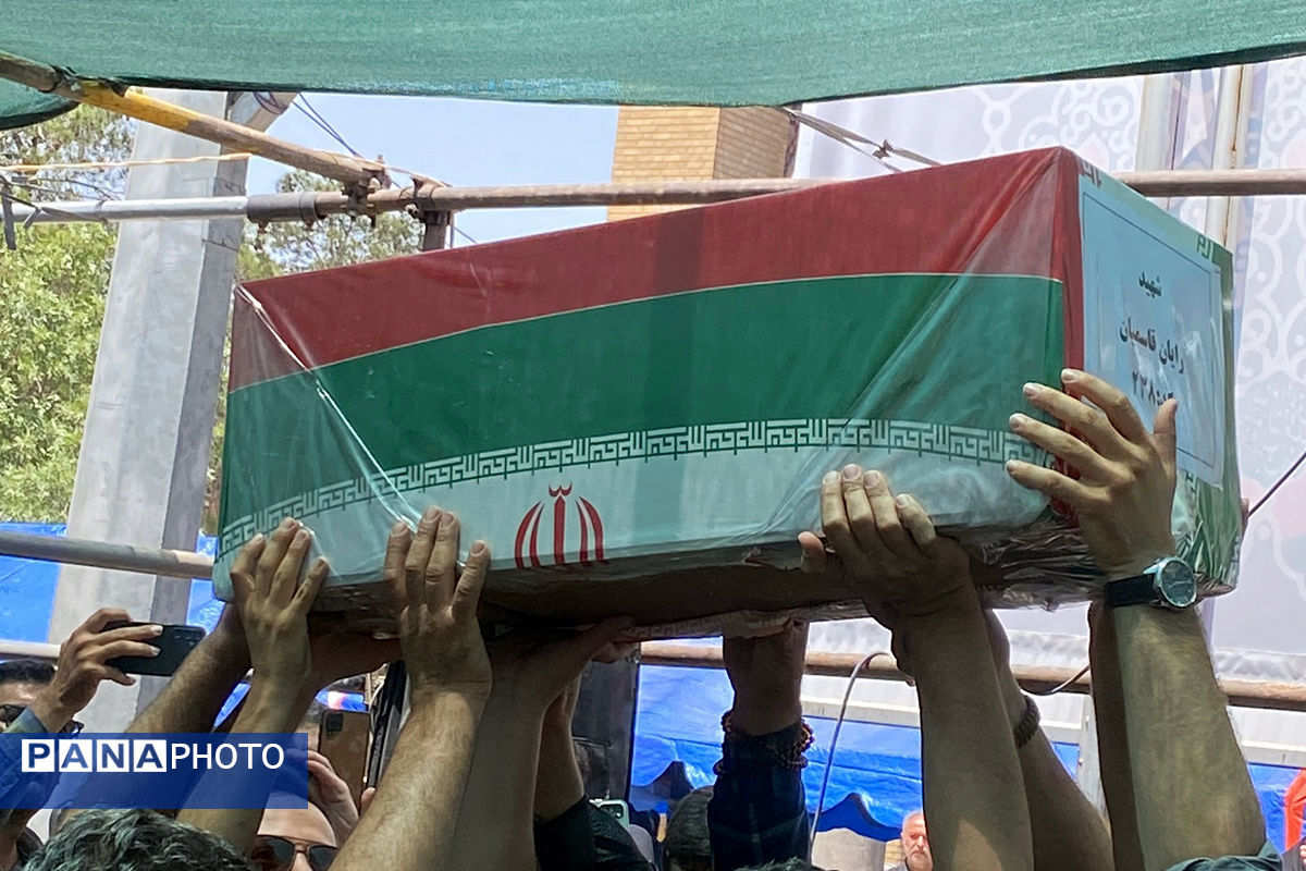 شهیدان ستارگان آسمان عزت و استقلال ملت بزرگ ایران‌ هستند
