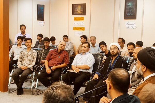  نخبگان پیشوا در کنار امام جمعه؛ تجدید عهد با آرمان‌های ۱۵ خرداد